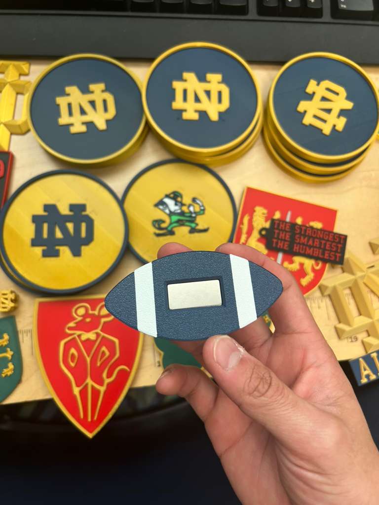 The Notre Dame Football Magnet Single
